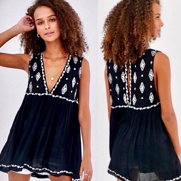 Free People Tops - 🌺🎉HP🎉🌺 NWOT Free People Diamond Embroidered Top